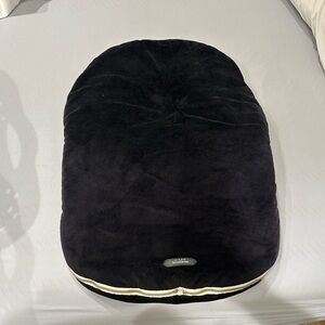 JJ Cole Bundleme Cover Me - Black and Cream